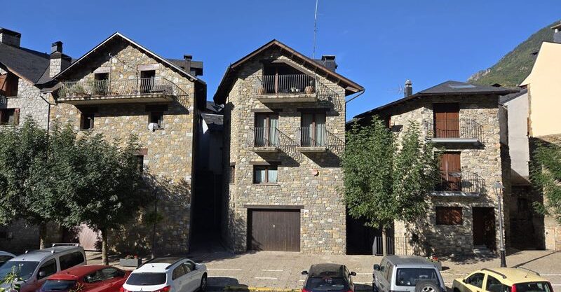 Edificio Mirador de Benasque Pirineo